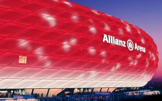 体育足彩网_安菲尔德亿元双星闪耀助攻势，埃基蒂克帽子戏法致敬姆巴佩，利物浦2-1热刺却难逃质疑浪潮