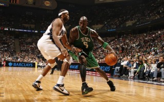 中国足彩竞彩网：弗兰克深情告别浙江队，仪式感动落泪，未来去向引关注