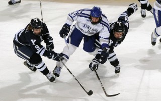 足彩网：巴萨后防核心克里斯滕森或迎转会，经纪人已开始物色新东家