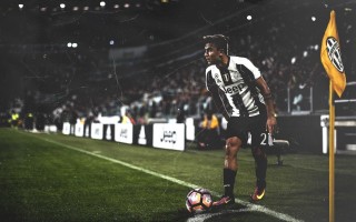 足彩网-状元文班亚马三年数据媲美戴维斯，巨额合同引发联盟热议